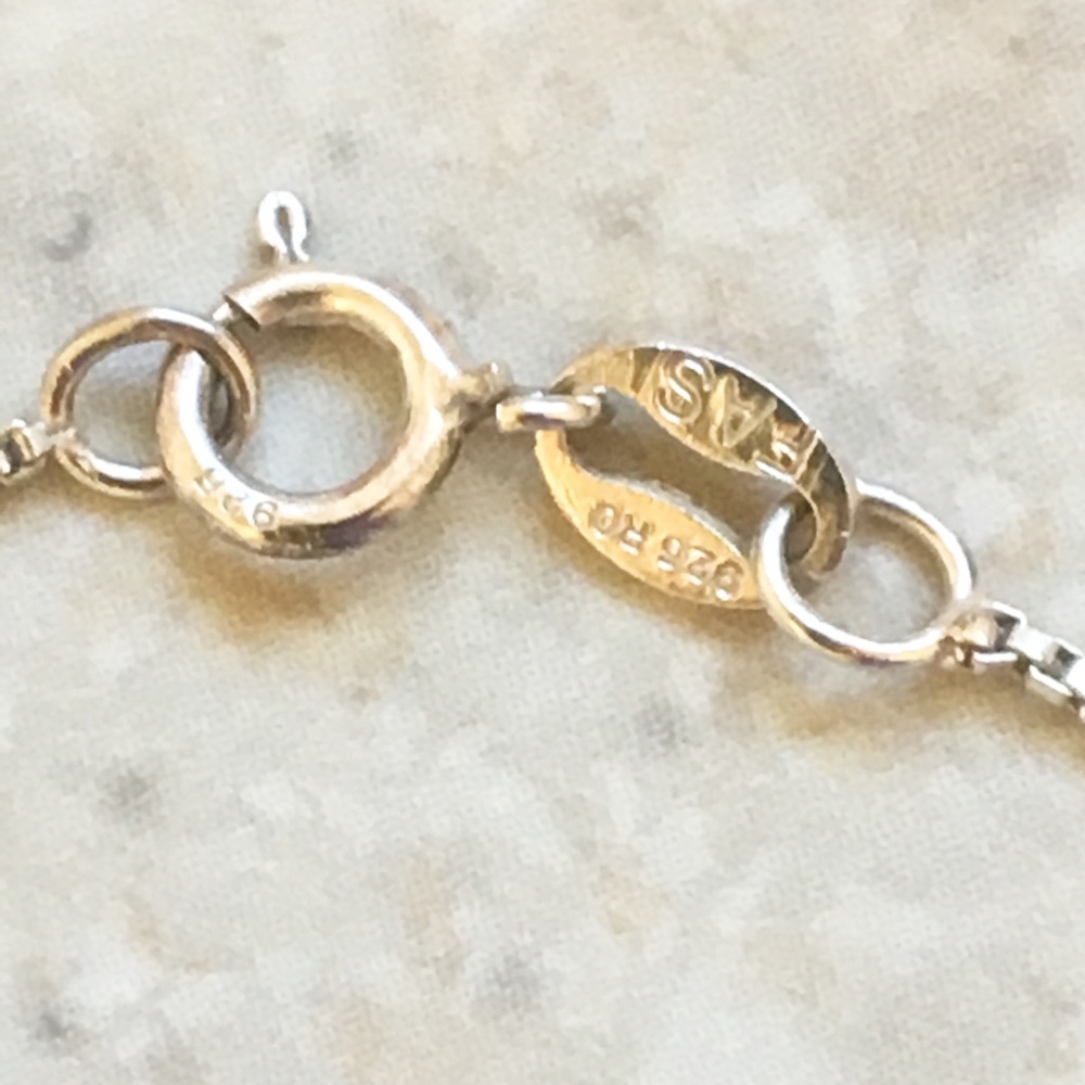Beautiful Evil Eye protection necklace - Picture 3 of 4